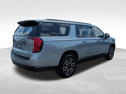 Used 2023 GMC Yukon XL AT4 w/ AT4 Premium Package AWD/4WD image 5