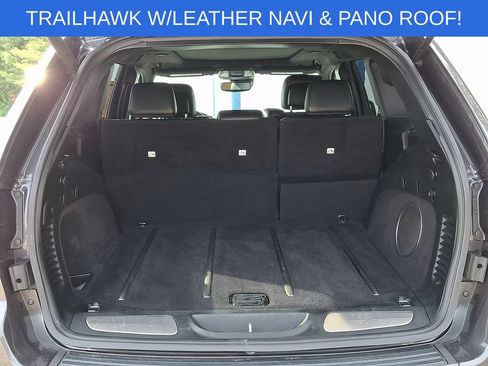 Used 2017 Jeep Grand Cherokee Trailhawk w/ Trailhawk Luxury Group AWD/4WD image 29
