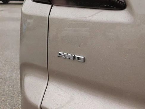 Used 2023 Cadillac XT4 Premium Luxury image 7