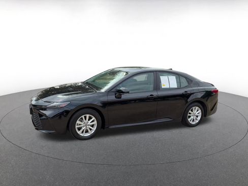 Used 2025 Toyota Camry LE image 8