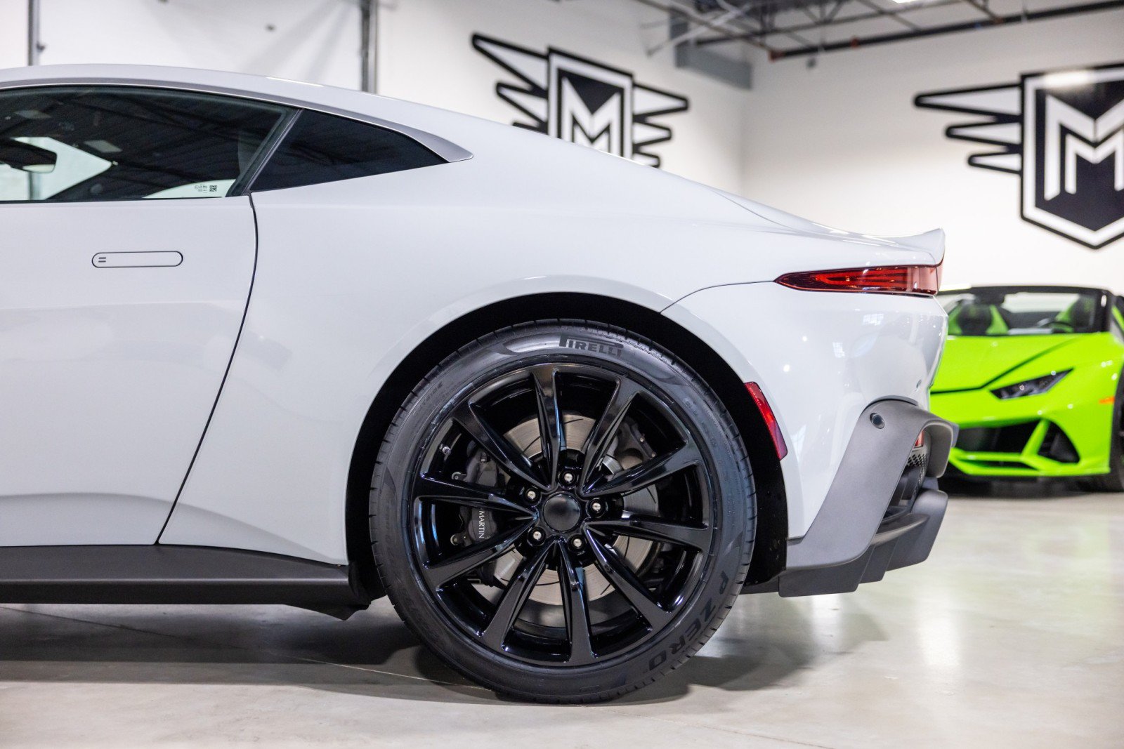 Used 2023 Aston Martin V8 Vantage Coupe RWD image 15