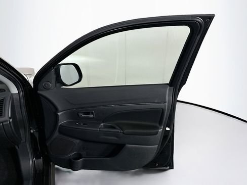 Used 2021 Mitsubishi Outlander Sport ES image 29