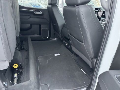 Used 2025 GMC Sierra 1500 SLT image 32