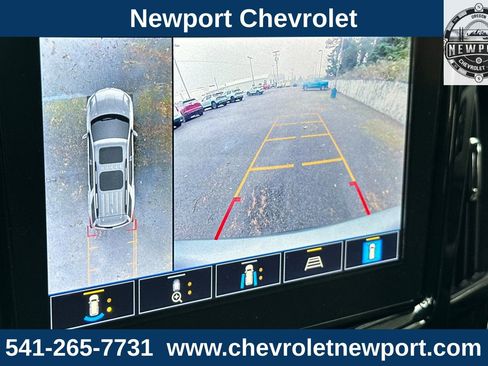 Used 2023 Chevrolet Traverse LT w/ Midnight/Sport Edition image 21