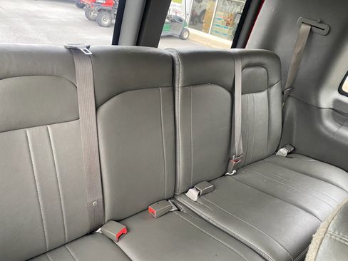 Used 2019 Chevrolet Express 3500 LS RWD image 28