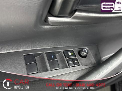Used 2022 Toyota Corolla LE image 37