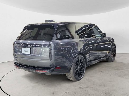 New 2025 Land Rover Range Rover Long Wheelbase SE image 5