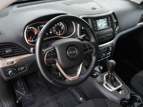 Used 2016 Jeep Cherokee Latitude AWD/4WD image 20
