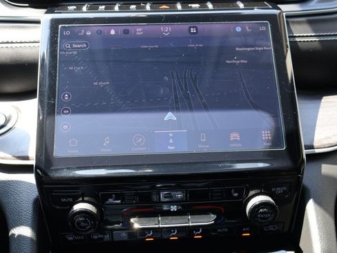 Used 2022 Jeep Grand Cherokee Limited AWD/4WD image 17