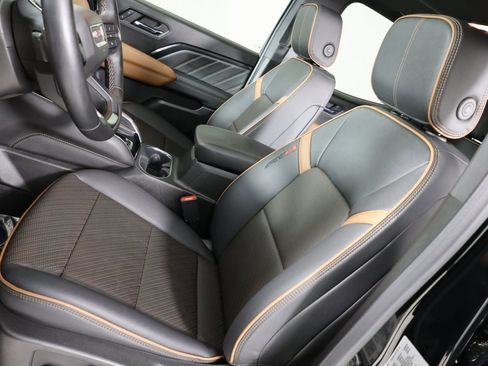 Used 2024 GMC Canyon AT4 w/ AT4 Premium Package image 10