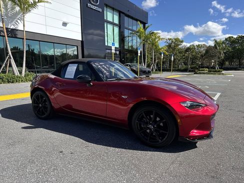 Used 2021 MAZDA MX-5 Miata Club image 7