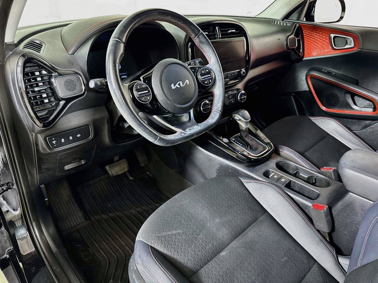 Used 2023 Kia Soul GT-Line w/ GT-Line Technology Package FWD image 7