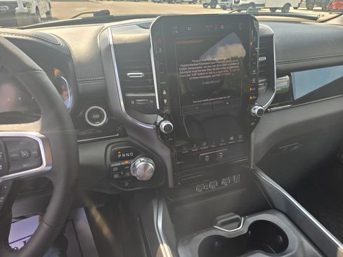 Used 2025 RAM 1500 Laramie AWD/4WD image 9