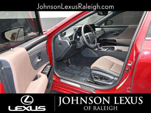 Used 2023 Lexus ES 300h w/ Premium Package image 10
