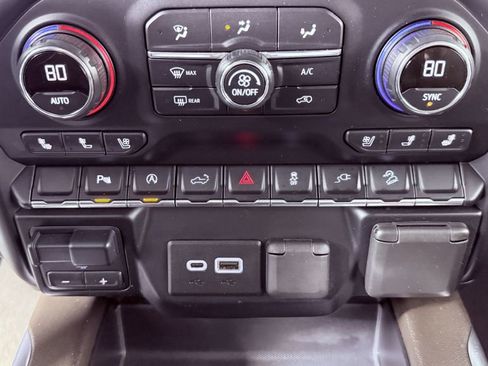 Used 2020 Chevrolet Silverado 1500 LTZ AWD/4WD image 15