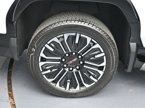 Used 2026 GMC Sierra EV Denali image 34