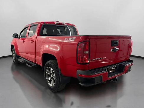 Used 2017 Chevrolet Colorado Z71 AWD/4WD image 5