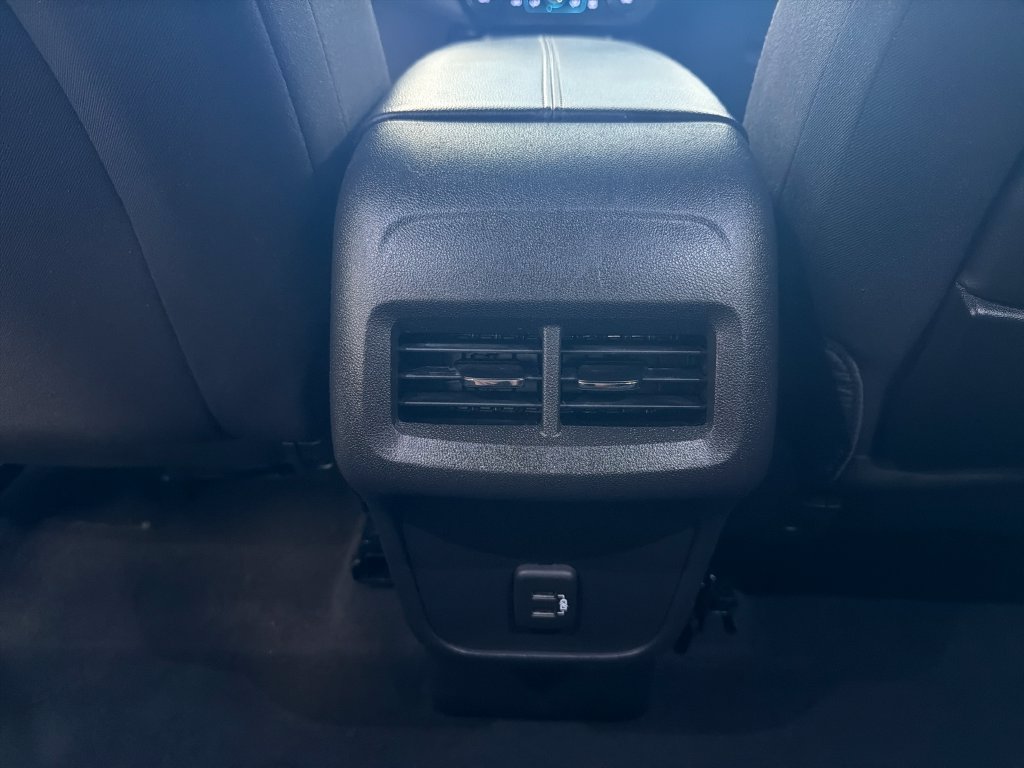 Used 2023 GMC Terrain SLE w/ Driver Convenience Package FWD image 17