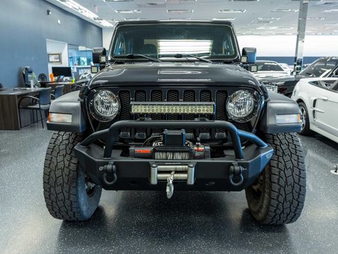 Used 2020 Jeep Wrangler Sport AWD/4WD image 2