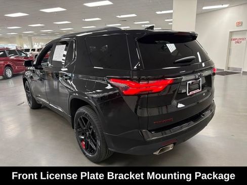 Used 2023 Chevrolet Traverse Premier w/ Redline Edition AWD/4WD image 5