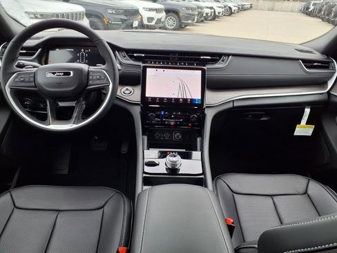 New 2025 Jeep Grand Cherokee L Limited w/ Luxury Tech Group II image 7