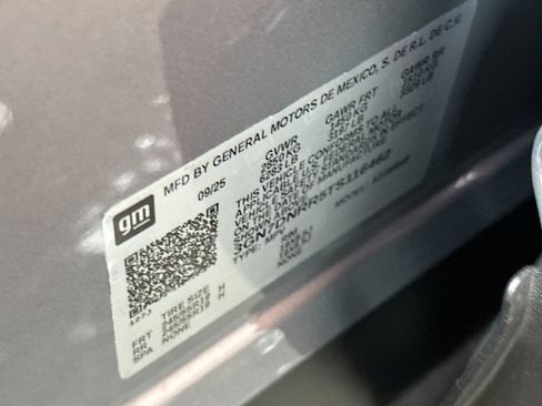 New 2026 Chevrolet Equinox EV LT image 33