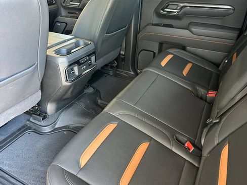 Used 2025 GMC Sierra 1500 AT4 w/ Technology Package AWD/4WD image 11