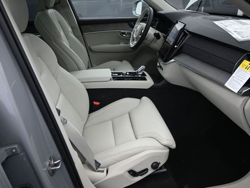 New 2026 Volvo XC90 B6 Ultra image 37