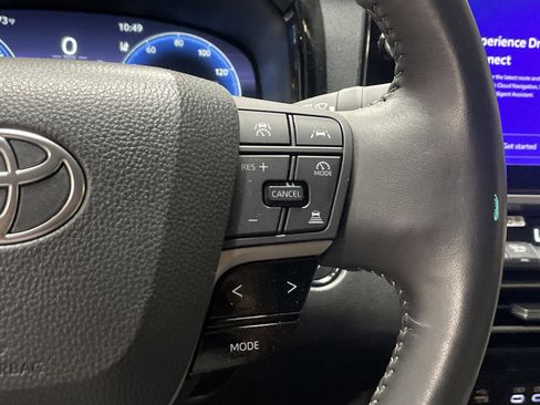 Used 2025 Toyota Camry XLE FWD image 20