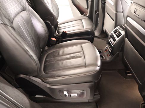 Used 2024 BMW X7 xDrive40i w/ Executive Package AWD/4WD image 16
