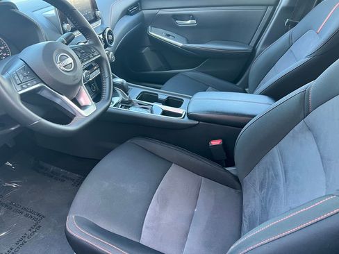 Used 2025 Nissan Sentra SR FWD image 9