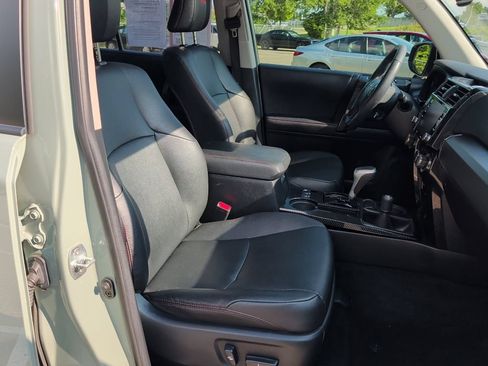 Certified 2022 Toyota 4Runner TRD Off-Road Premium w/ TRD Black Wheel Package (TMS) AWD/4WD image 29