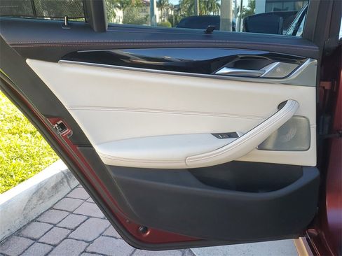 Used 2018 BMW M5 w/ Executive Package image 18