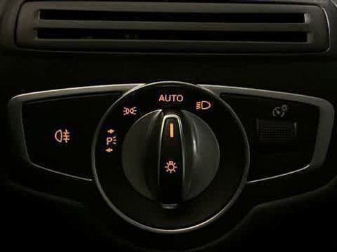 Used 2018 Mercedes-Benz GLC 300 4MATIC image 16