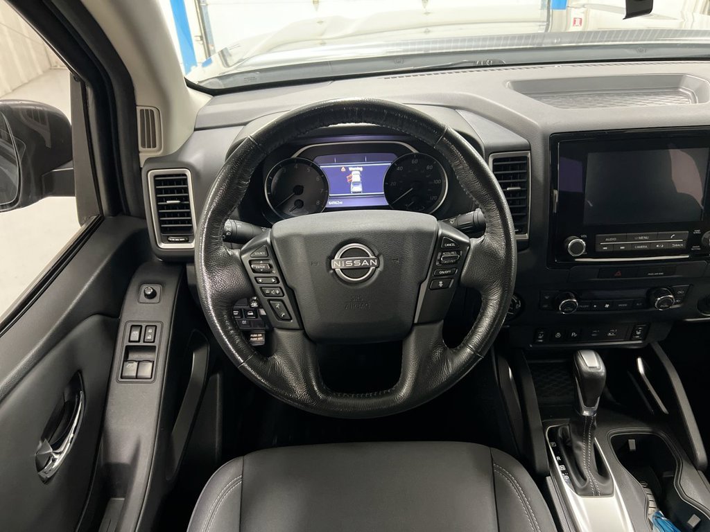 Used 2022 Nissan Frontier SV AWD/4WD image 11