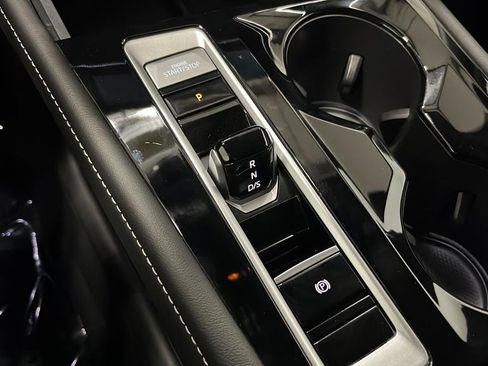 Used 2024 Volkswagen Atlas Cross Sport SEL R-Line AWD/4WD image 22