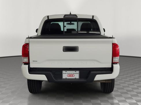 Used 2017 Toyota Tacoma SR image 10