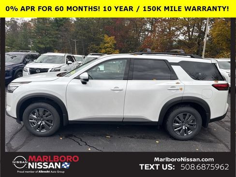 New 2025 Nissan Pathfinder SV w/ SV Premium Package image 4