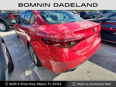 Used 2022 Alfa Romeo Giulia Ti image 3