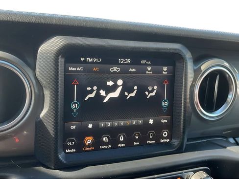 Certified 2023 Jeep Gladiator Overland image 16