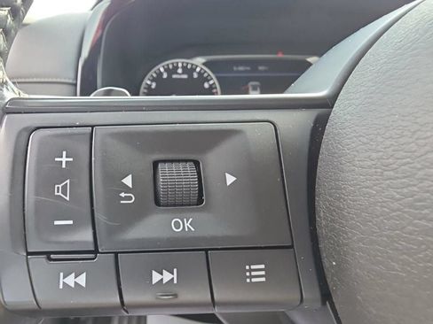 Used 2024 Nissan Pathfinder SV AWD/4WD image 20
