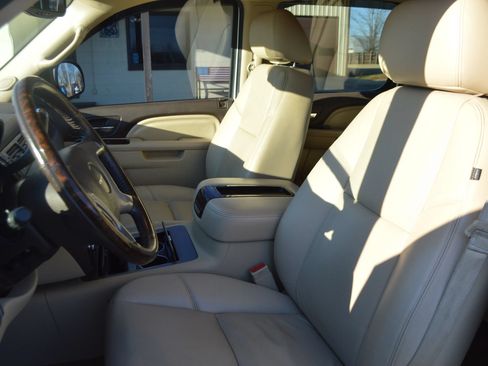 Used 2013 GMC Sierra 2500 Denali AWD/4WD image 15