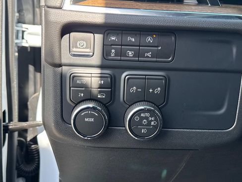Used 2026 Chevrolet Tahoe High Country AWD/4WD image 19