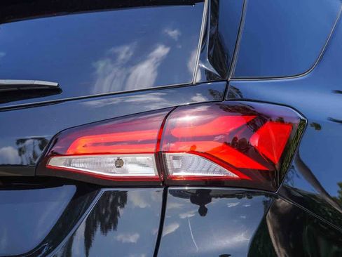 Used 2023 Chevrolet Equinox Premier FWD image 6
