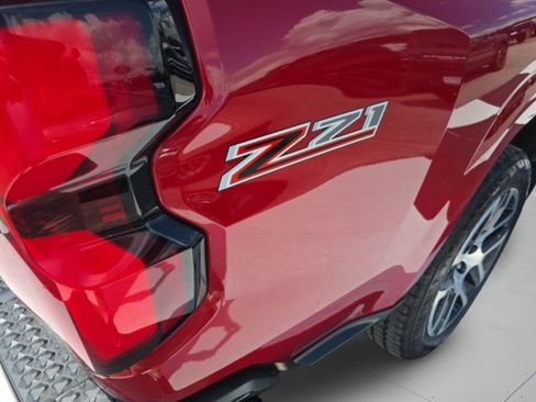 Used 2023 Chevrolet Colorado Z71 w/ Z71 Convenience Package 2 AWD/4WD image 47