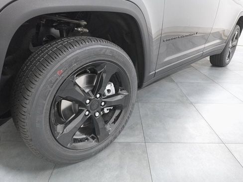 New 2025 Jeep Grand Cherokee L Altitude image 30