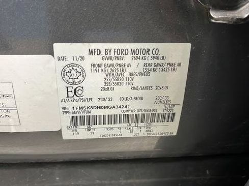 Used 2021 Ford Explorer XLT w/ XLT Sport Appearance Package image 31