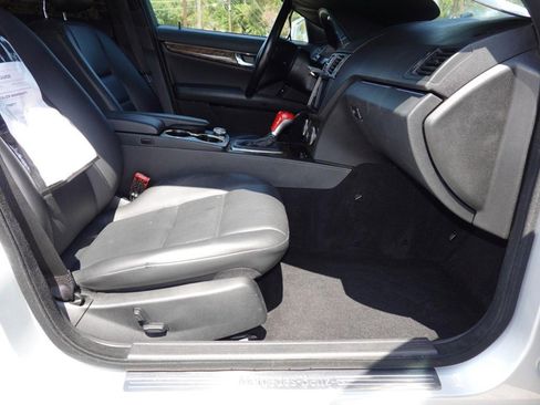 Used 2010 Mercedes-Benz C 350 Sport image 21