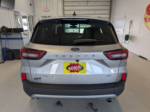 Used 2024 Ford Escape Platinum AWD/4WD image 4