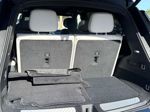 New 2026 Cadillac Vistiq Luxury image 11